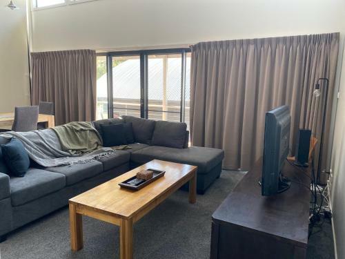 Halls Gap Spa Accommodation - Wifi - Glengarriff Townhouse 3