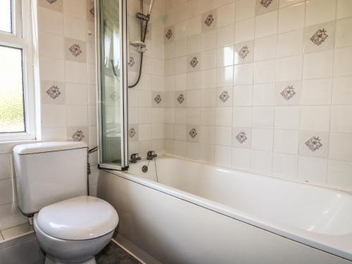5 Hendra Close