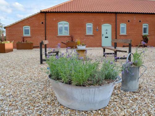 Tan Yard Cottages 3 - Uk32889
