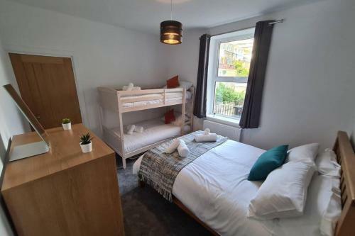 Beautiful Seaside Apartment With Parking
