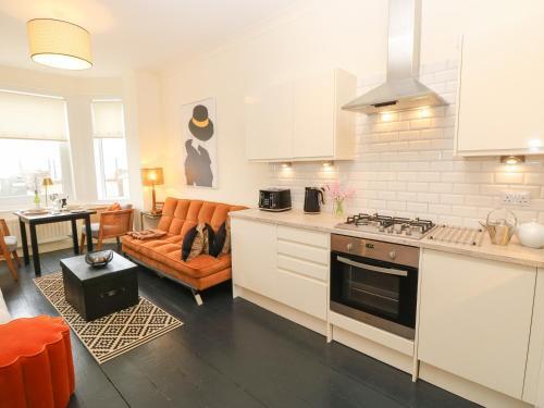 Apartment 5, Cliffview