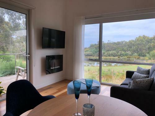 Bed & Breakfast Messmates Luxury Eco Suites