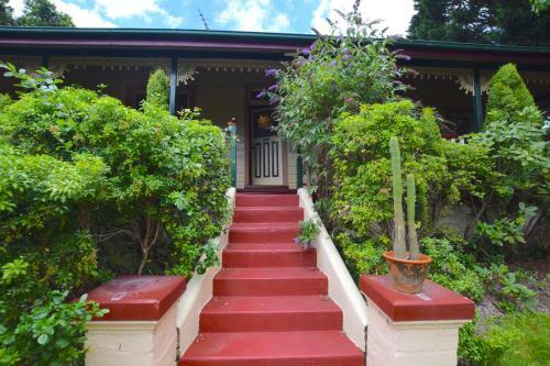 Mary Villa