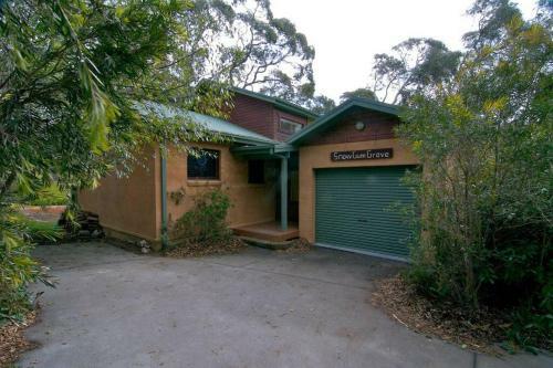 Snow Gum Grove - Secluded Architect Designed House