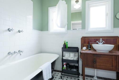 Katoomba Falls Cottage