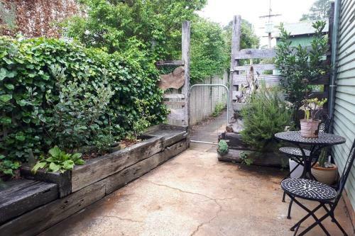 Katoomba Falls Cottage