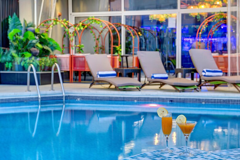 Hotel Howard Johnson Plaza By Wyndham Dubai