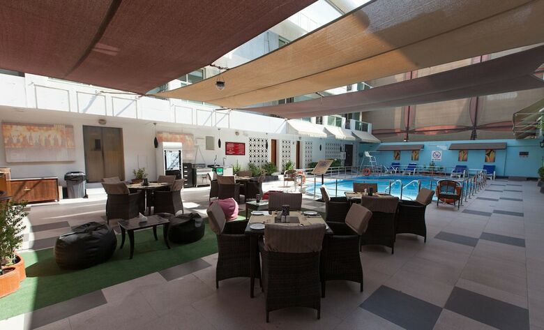 Fortune Karama Hotel