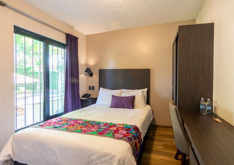 Hotel Flamingo Inn