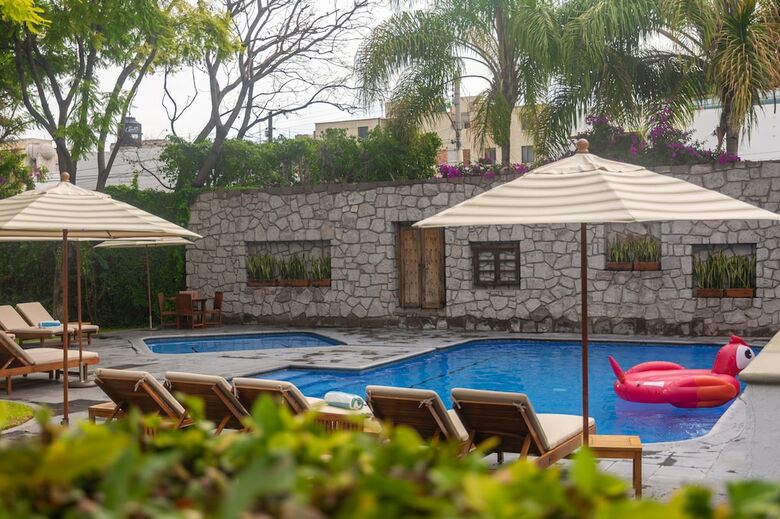 Hotel Flamingo Inn