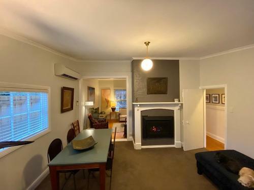 Loose Leaf Cottage