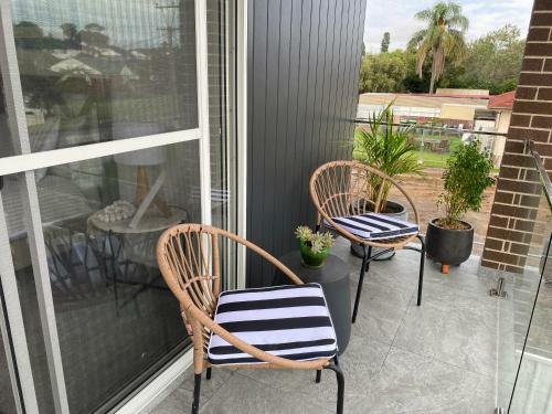 Paradise Palm Retreat - Lake Illawarra