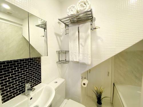 Meadfoot Bay Apartment At Hesketh Crescent