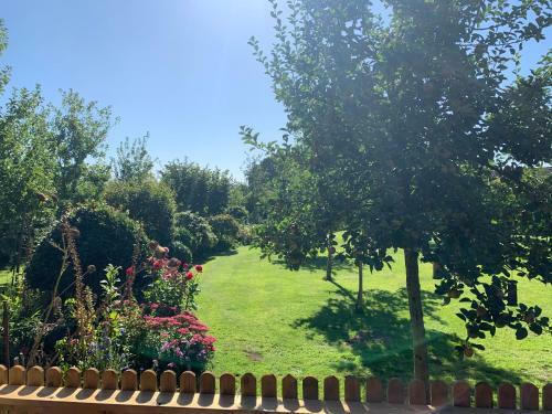 Hostal The Cider Shed Bed And Breakfast