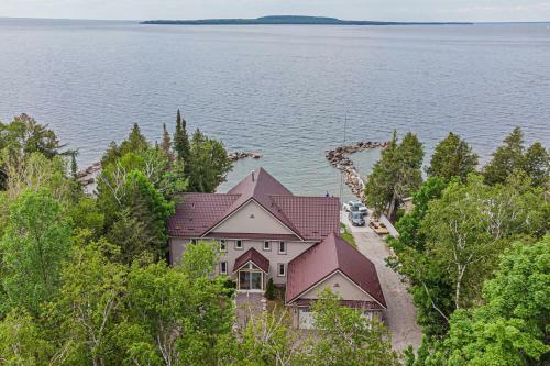 Villa Selena-lakefront-families Only-boat Launch