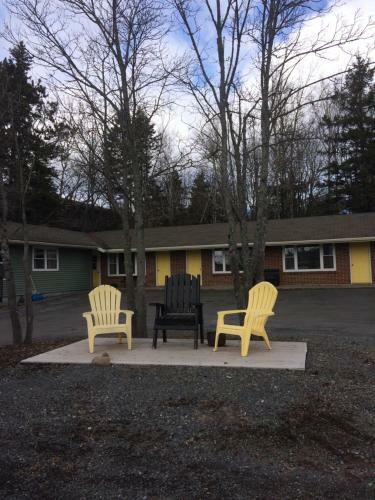 Dolan's Motel