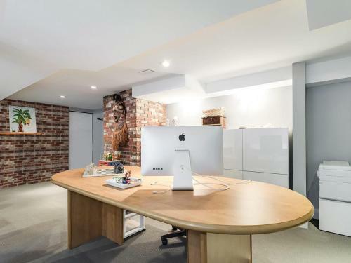 Comfortable Family Home With Updated Spacious Kitchen!