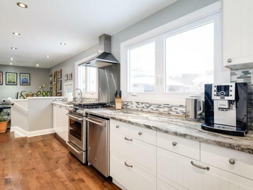 Comfortable Family Home With Updated Spacious Kitchen!