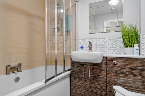 Modern Warwick Apartment, Sleeps 3, Claverdon House