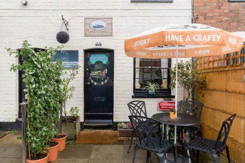 Fergies Canal Side Cottage