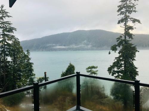Sandy Feet Retreat Port Renfrew- Oceanfront 2br Modern Cottage