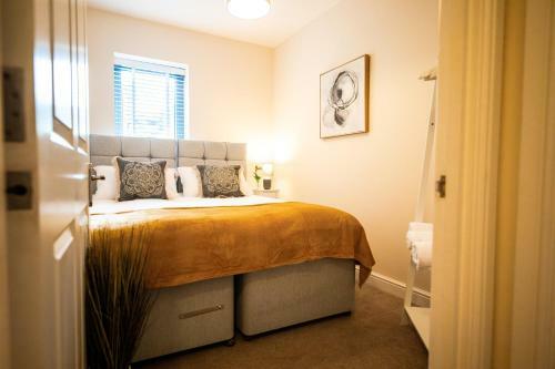 Emerald Court Executive Watford Central Apartment By Crew Homes