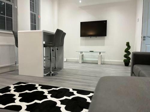 Spacious City Centre!! Luxury & Modern 1 Bed Apartment!!