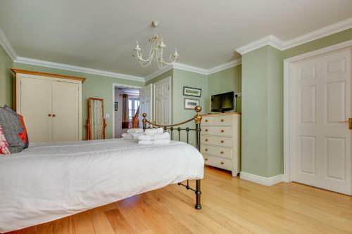 Tolly House