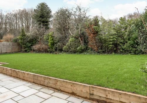 Low Cost, 6 Bed With Parking & Large Garden 13