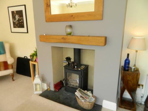 Swimming Pool House In West Chinnock
