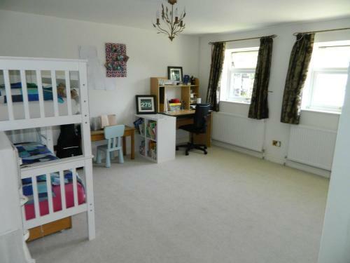 Swimming Pool House In West Chinnock