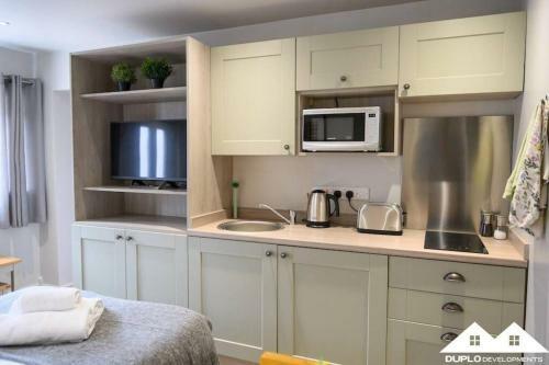 Carver Apartment At West Drayton Farm