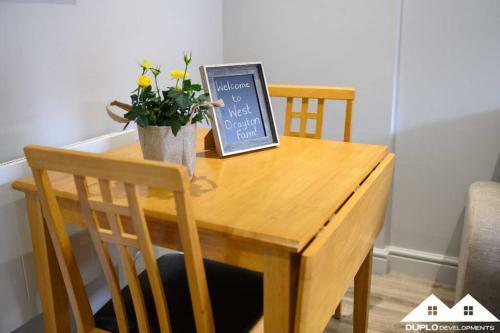 Carver Apartment At West Drayton Farm