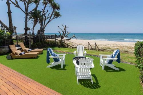 Villa Absolute Beachfront Family Size Home