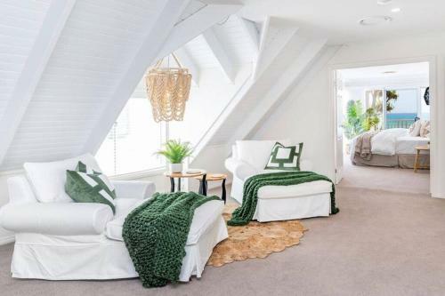 Villa Absolute Beachfront Family Size Home