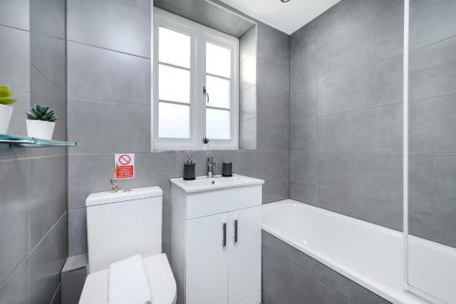 1 Bed Annex House With Private Entrance