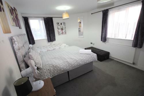 Holden Court Apartments - Apt 3