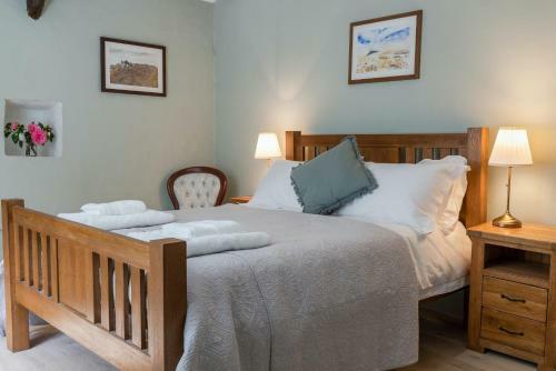 Lower Aylescott Farmhouse