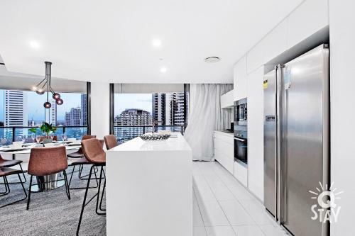 Oracle Resort Broadbeach - 2 Bedroom Ocean View Apartment