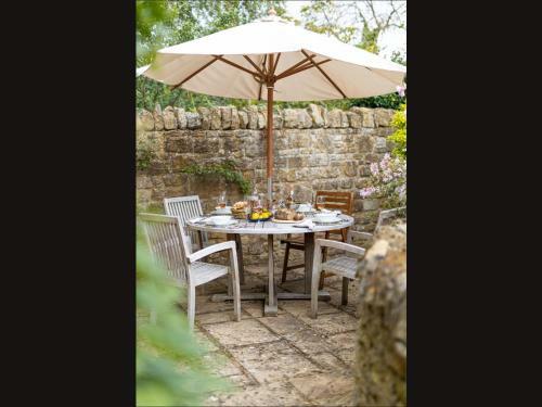 Pretty Cotswold Cottage Close To Chipping Campden