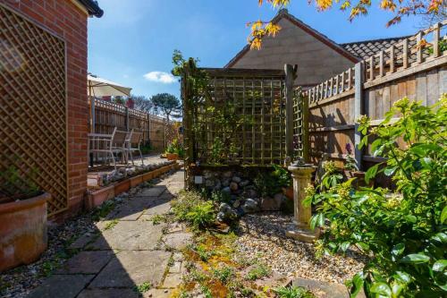 St Josephs Cottage - Norfolk Holiday Properties