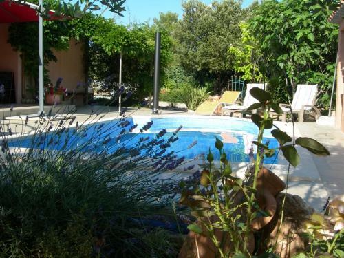 Hostal B&B Villa Les Tamaris