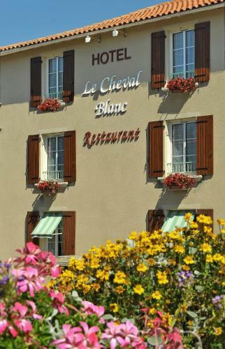 Hotel Logis Le Cheval Blanc Et Le Clovis