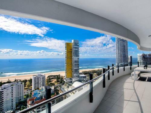 Luxury Ocean View Apartment At Wave Broadbeach