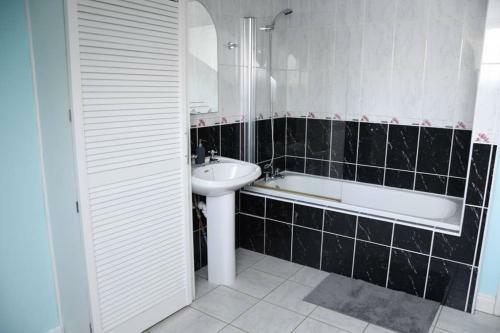 Whitehead Holiday Cottage