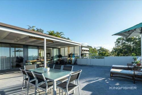 Luxe 3 Bedroom Rooftop Beachside Apartment