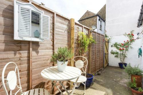 Marine Cottage