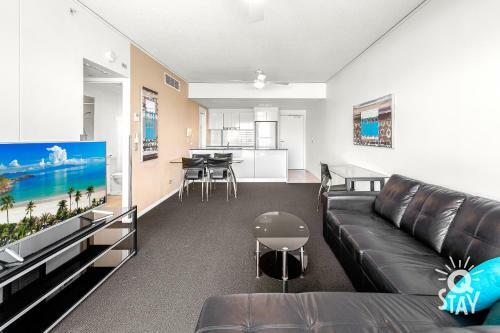 Sierra Grand Broadbeach 2 Bedroom Apartments - Qstay