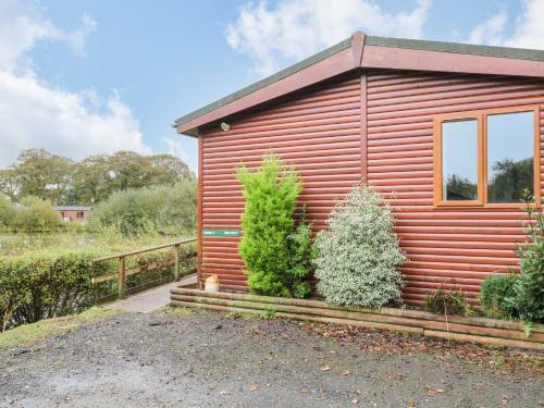 Orchard Lakes - Lodge 2