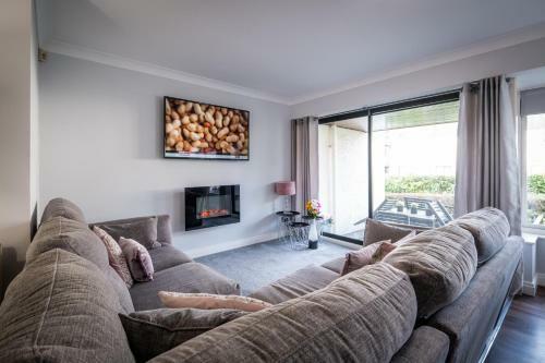 Bellman Apartment - Pet Friendly With Parking